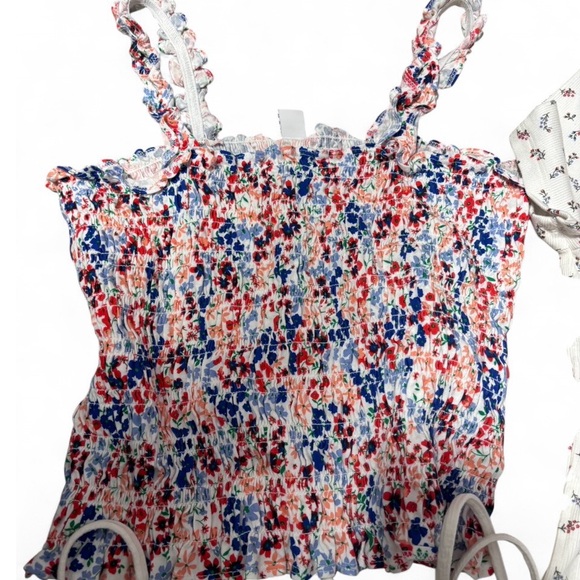 Old navy tops bundle - Picture 3 of 5